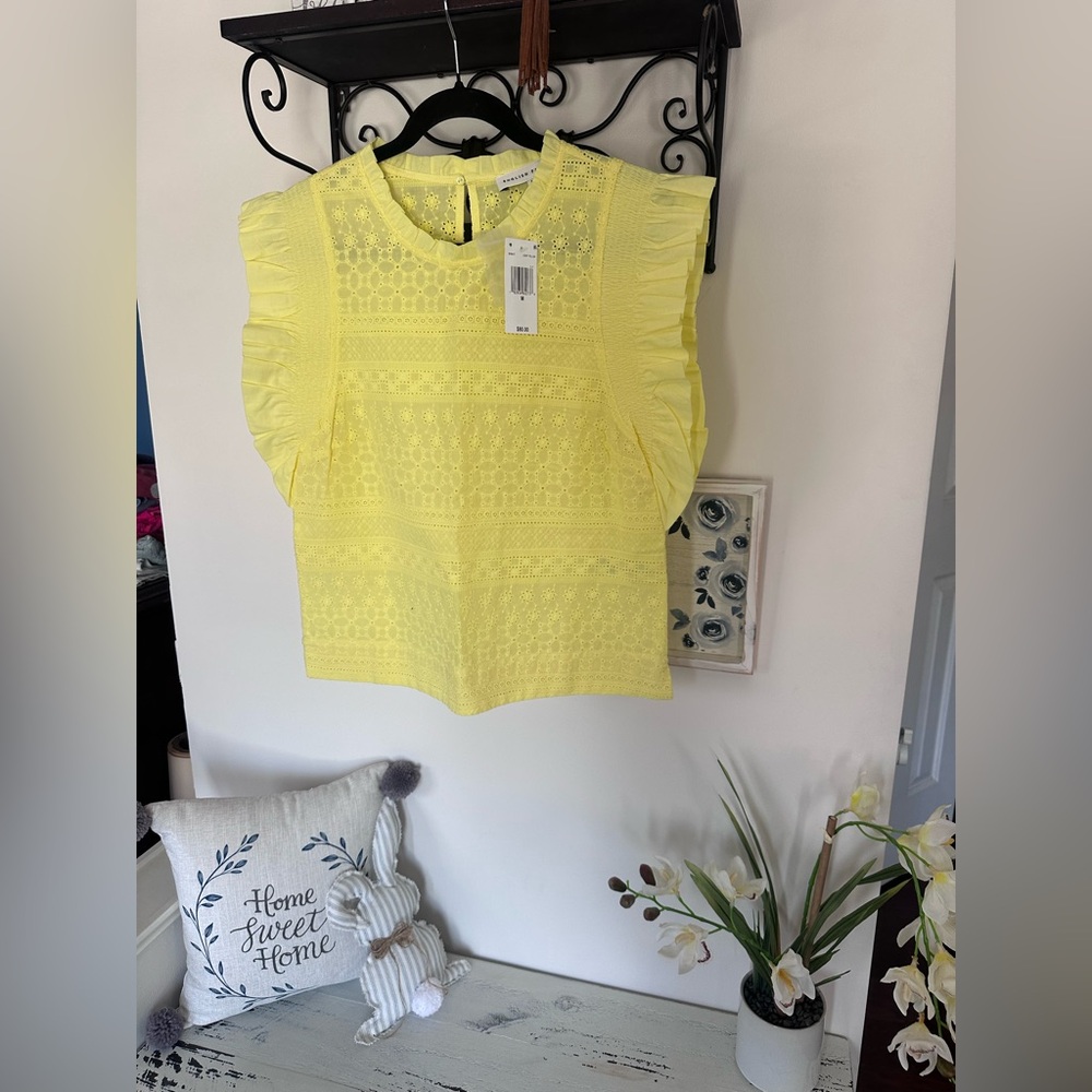 English Factory Yellow Lace Eyelet Blouse Ruffle Sleeves keyhole opening NWT - Picture 3 of 7